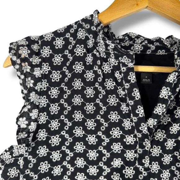 Ann Taylor Factory Embroidered Eyelet Ruffle Sleeveless Top, Black/White, Size M - Picture 3 of 11